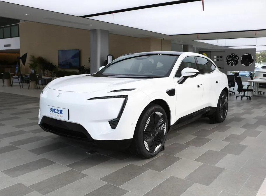 Avatr 11 11 2023 Hongmeng intelligent upgrade version, 90 degrees, rear-wheel drive version — photo 1