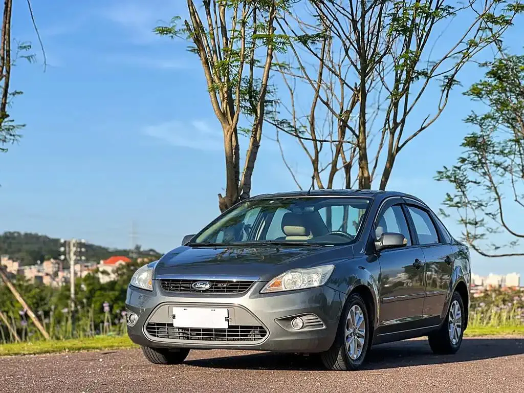 Ford Focus Focus 2012 Sedan Classic 1.8L Automatic Basic Model — photo 1