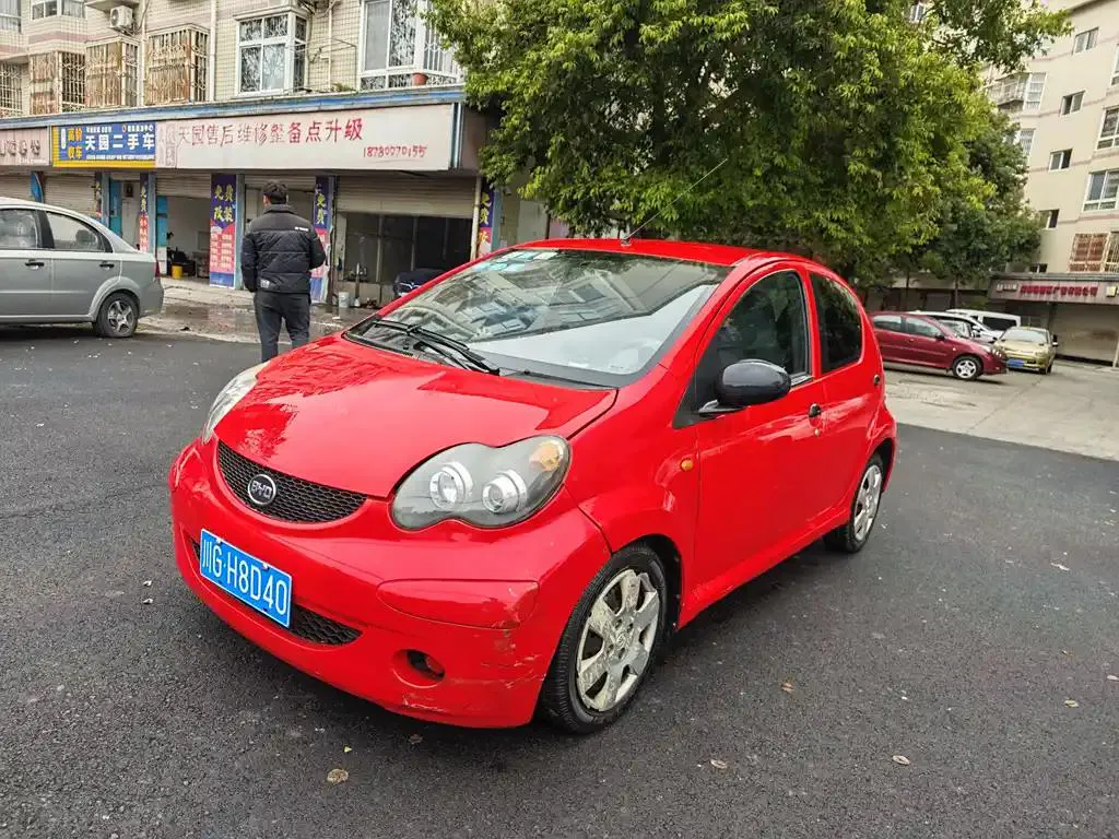 BYD BYD F0 — Rouge