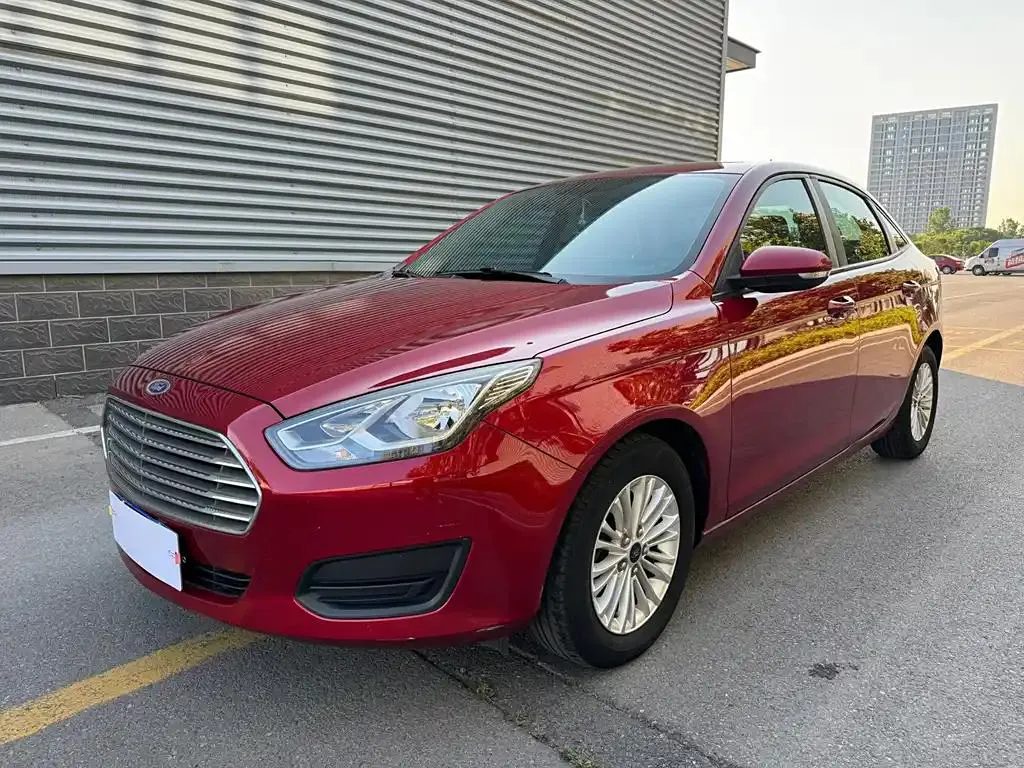 Ford Escort Escort 2017 facelift 1.5L automatic comfort model — photo 1