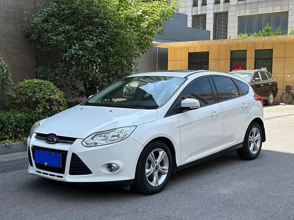 Ford Focus Focus 2012 Hatchback 1.6L Automatic Fashion Edition — photo 1