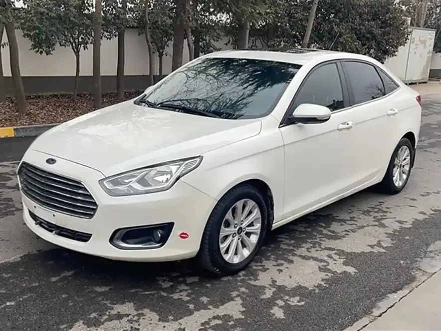 Ford Escort Escort 2015 1.5L Automatic Fashion Model — photo 1