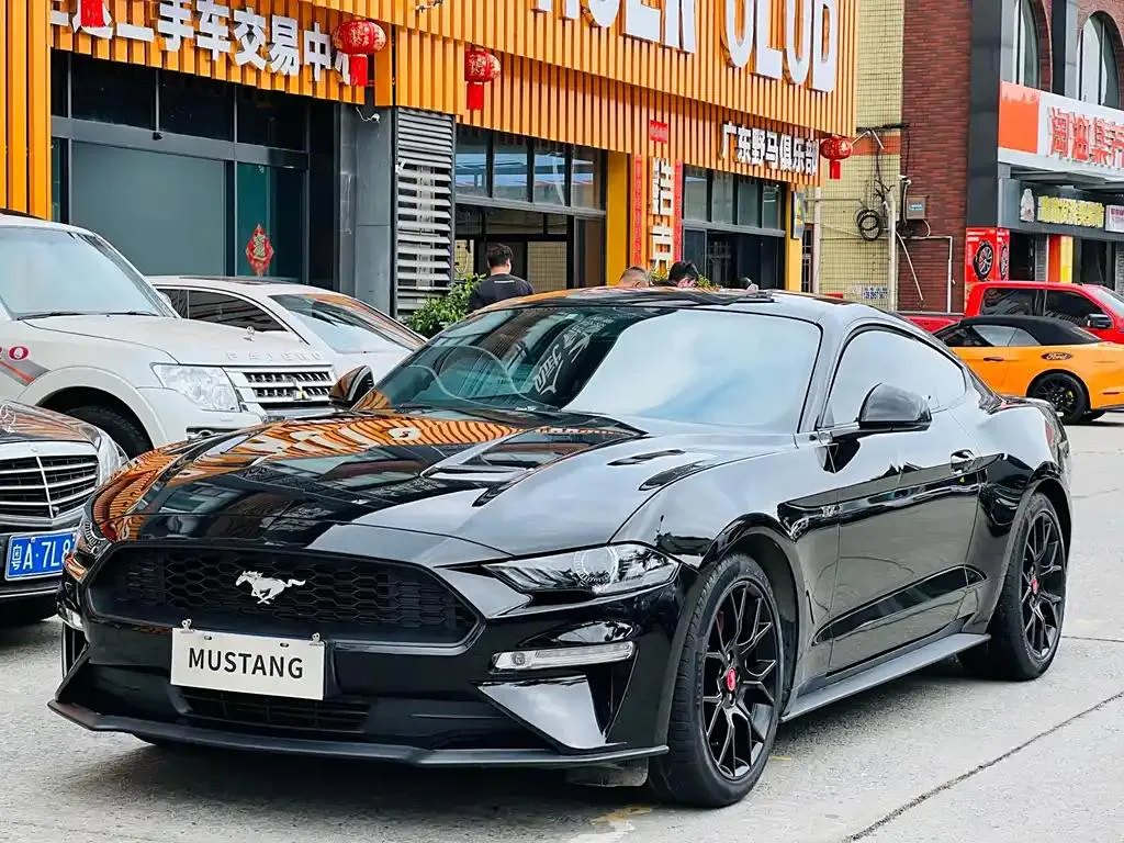Ford Ford Mustang — Black