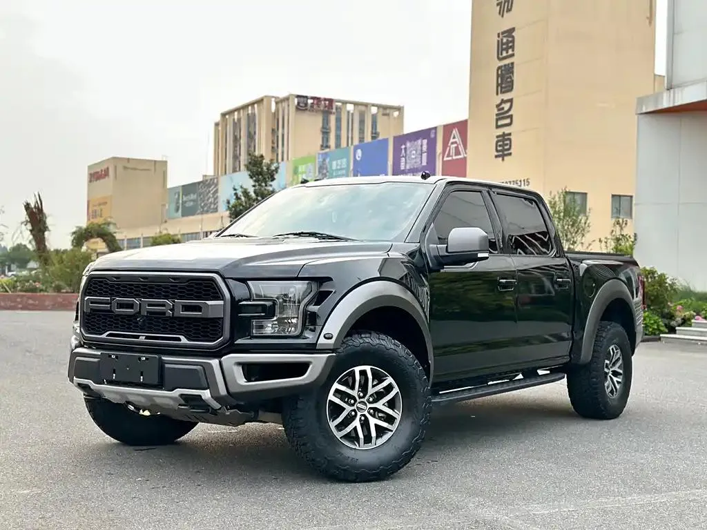 Ford Ford F-150 Raptor — أسود