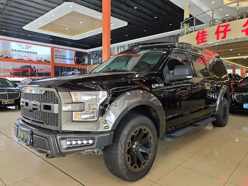 Ford Ford F-150 Raptor — أسود