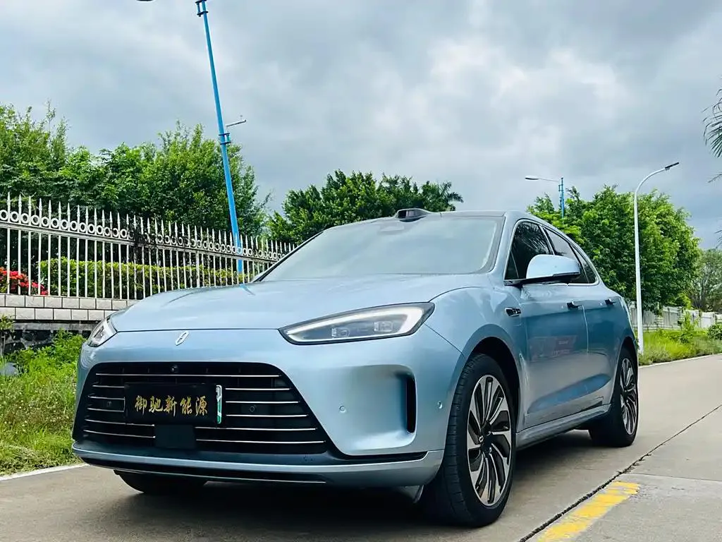 AITO M5 M5 2023 Extended Range 4WD Smart Driving Edition — photo 1