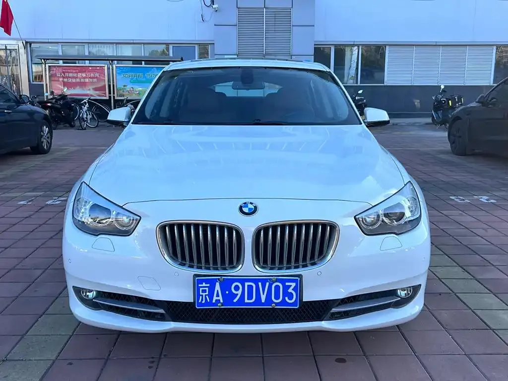 BMW 5 Series 5 Series GT 2010 550i xDrive — photo 1
