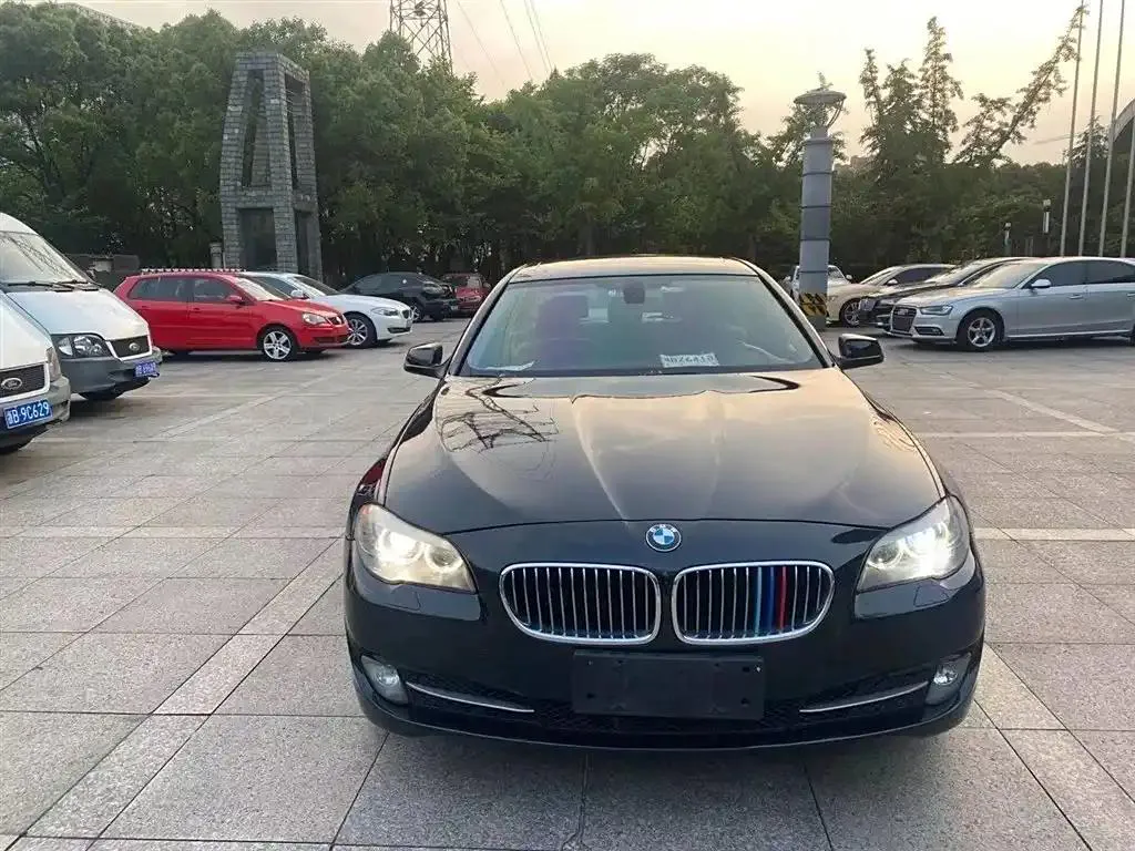 BMW 5 Series 5 Series 2010 523Li Luxury — photo 1