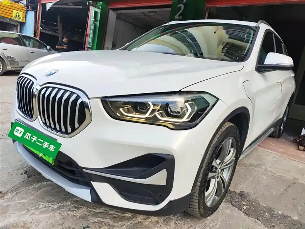 BMW X1 X1 2020 xDrive30Le Premium Edition — photo 1