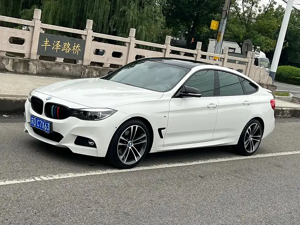 BMW 3 Series 3 Series GT 2018 330i xDrive M Sport — photo 1
