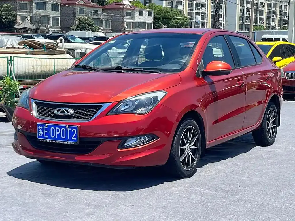 Chery Chery Arrizo 3 — أحمر