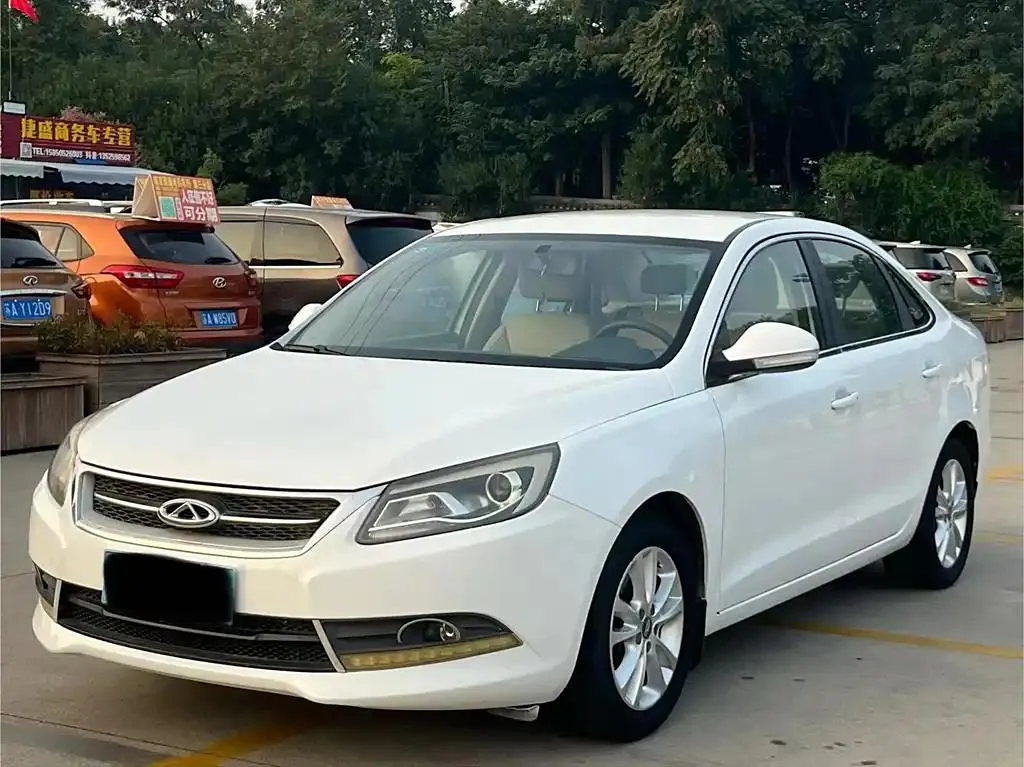 Chery Chery Arrizo 7 — Blanc