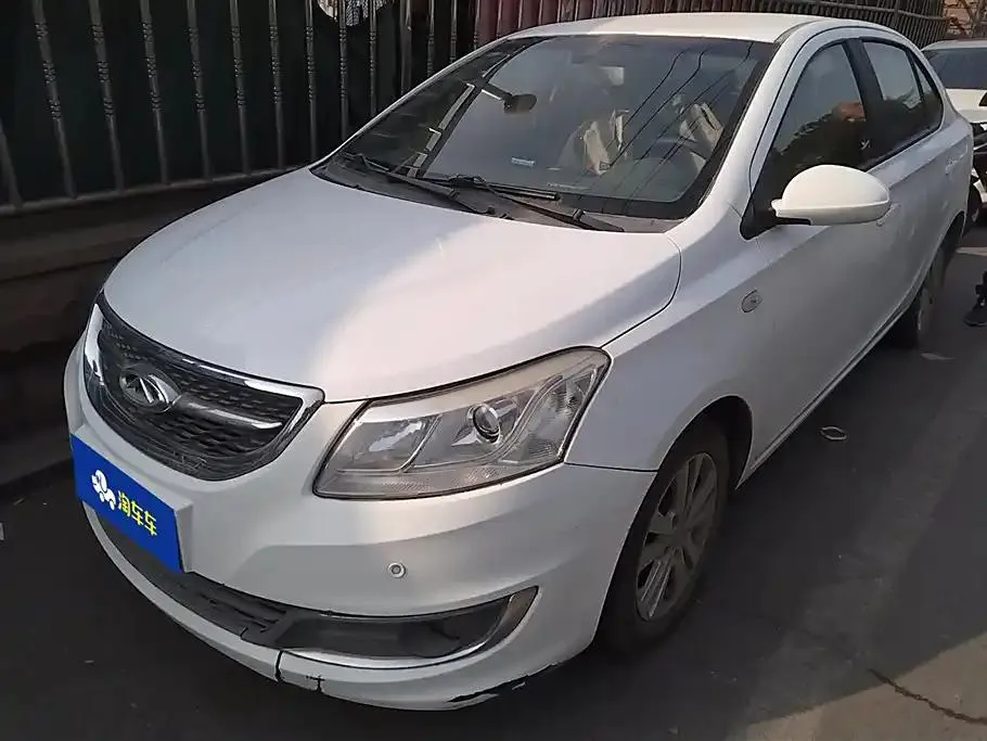 Chery E3 E3 2015 1.5L Manual Smart Edition — photo 1