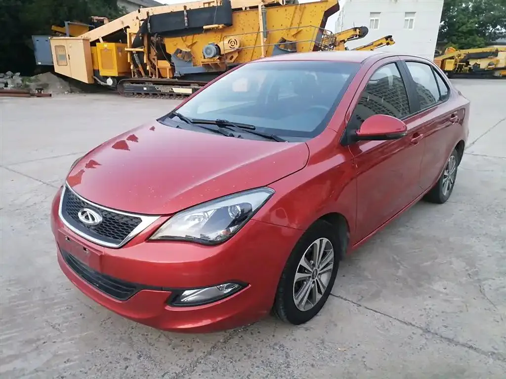 Chery Chery Arrizo 3 — أحمر