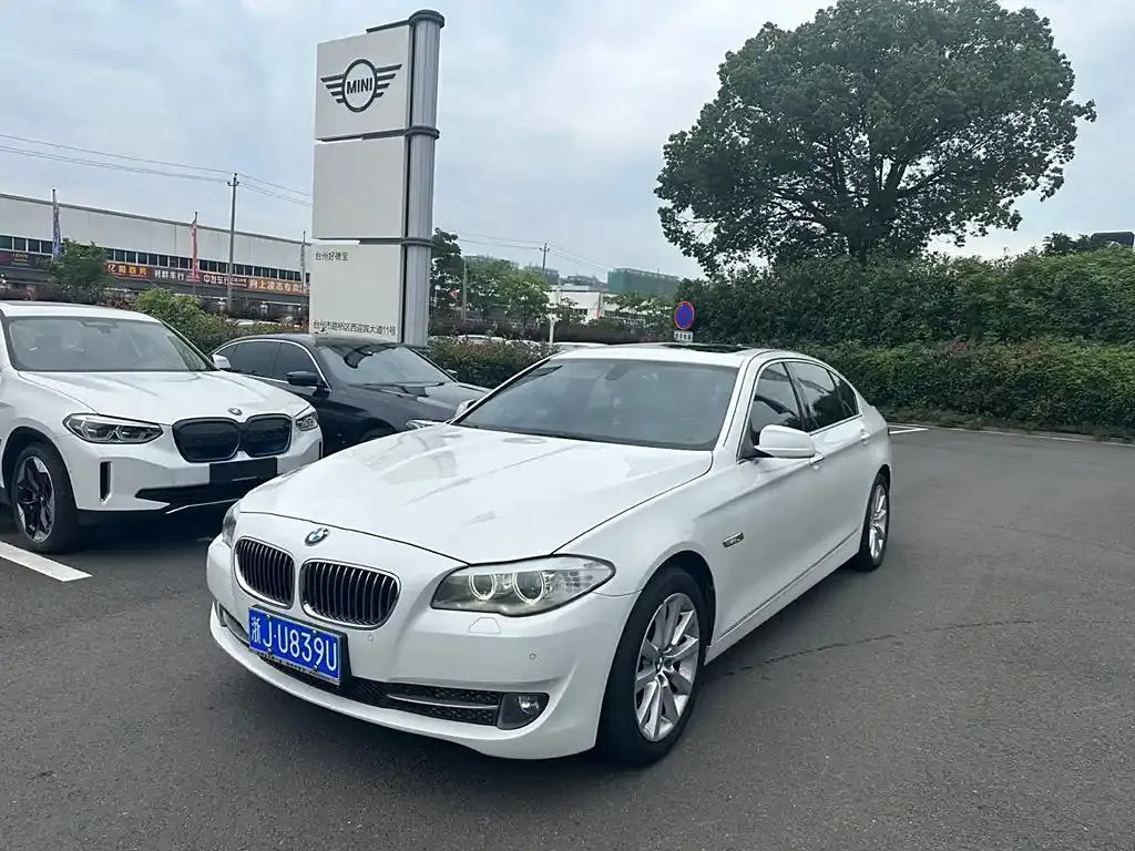 BMW 5 Series 5 Series 2012 530Li Leading Edition — photo 1