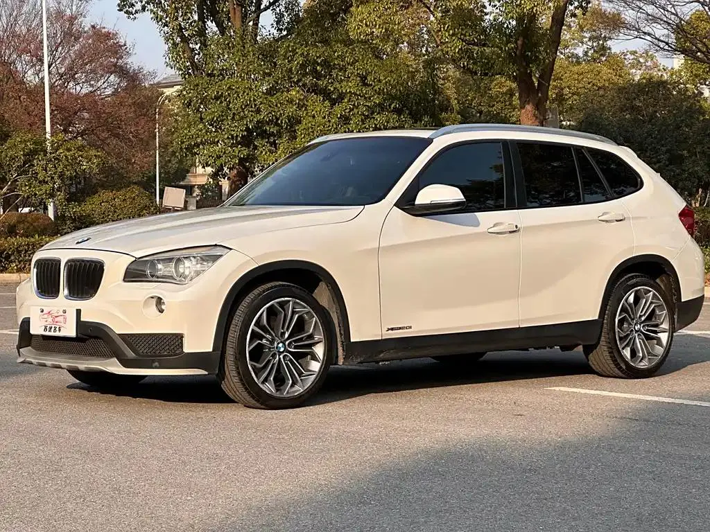 BMW X1 X1 2015 xDrive20i Stylish Upgrade Edition — photo 1