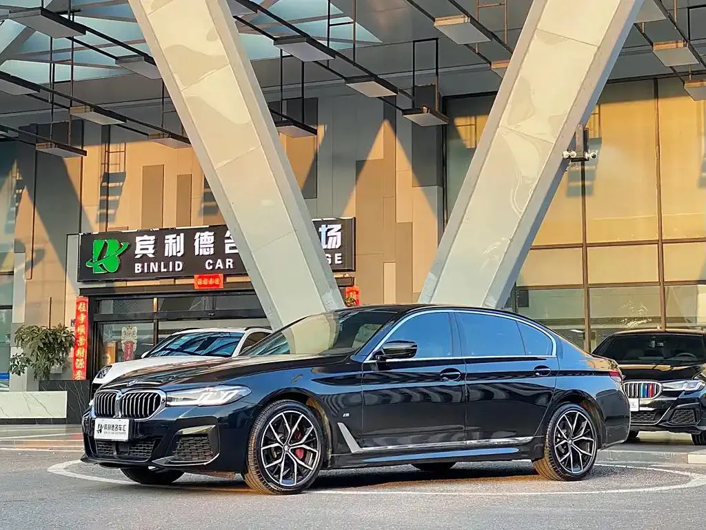 BMW BMW 5 Series — Black