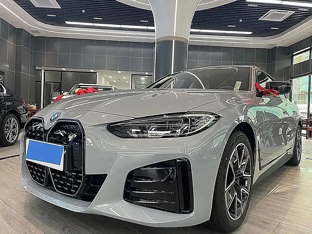BMW BMW i4 — Silver Gray
