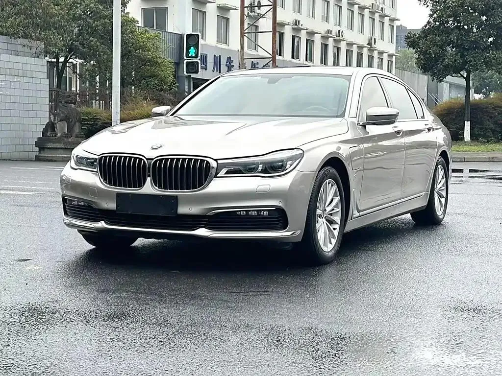 BMW 7 Series 7 Series New Energy 2018 740Le xDrive — photo 1