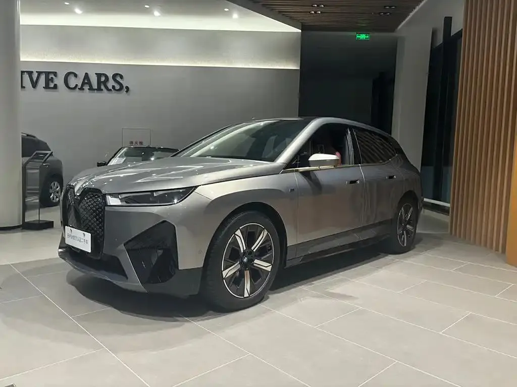 BMW iX iX 2023 M60 — photo 1