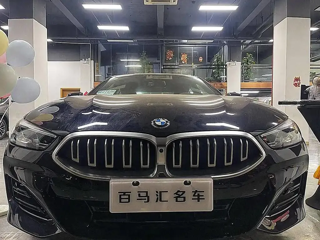 BMW BMW 8 Series — Black