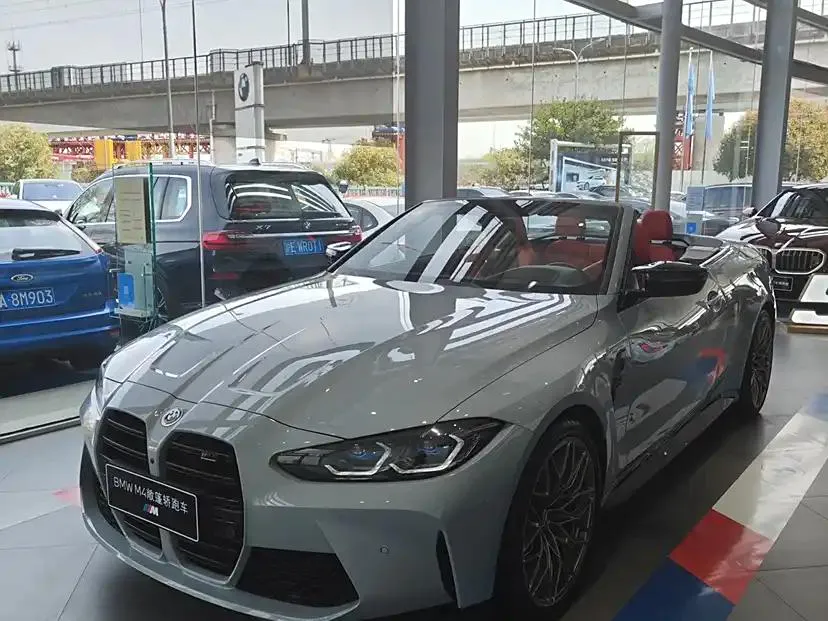 BMW BMW M4 — Silver Gray