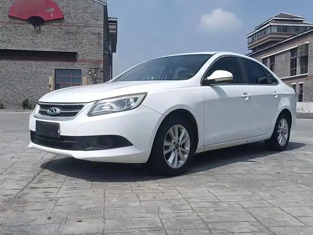 Chery Chery Arrizo 7 — Blanc