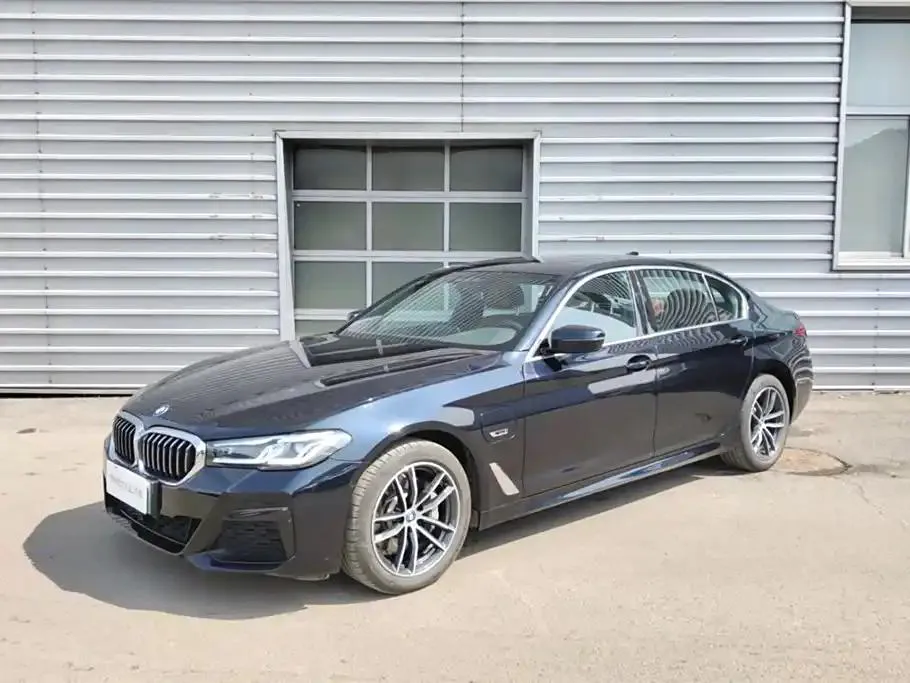 BMW 5 Series 5 Series 2022 535Le Pioneer Edition M Sports Package — photo 1