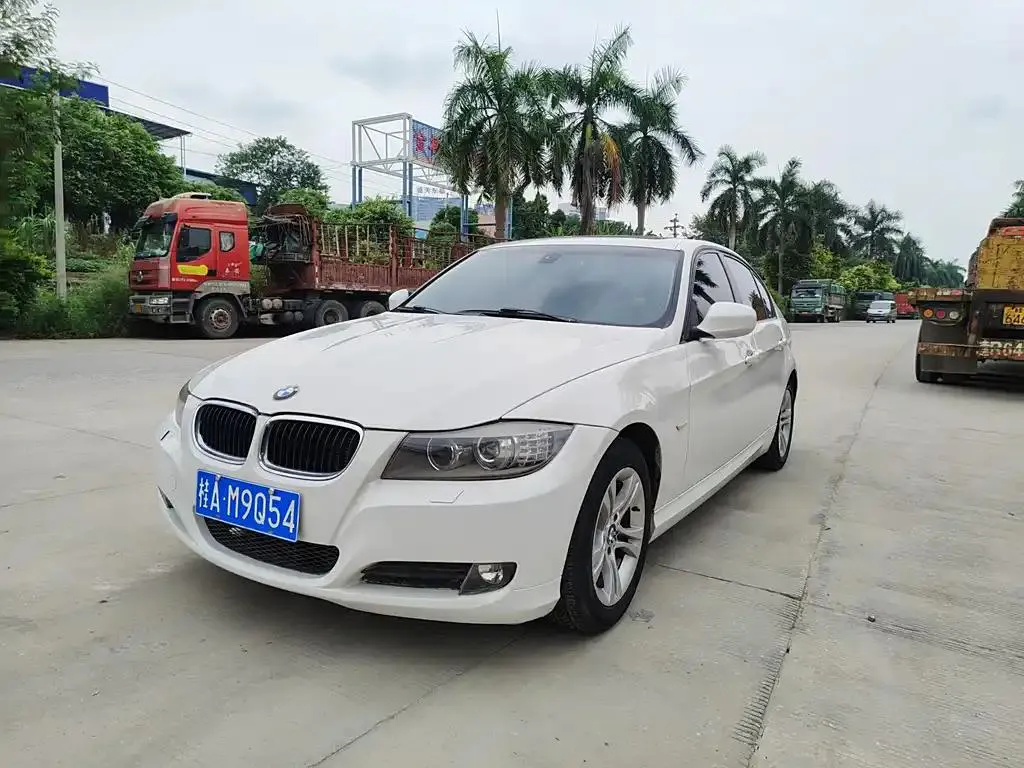 BMW 3 Series 3 Series 2011 320i Luxury — photo 1