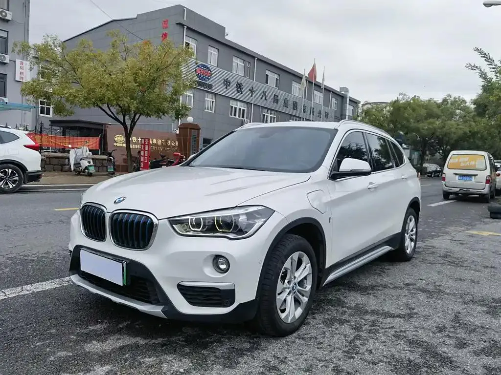 BMW X1 X1 2019 xDrive25Le Mileage Upgrade Edition — photo 1