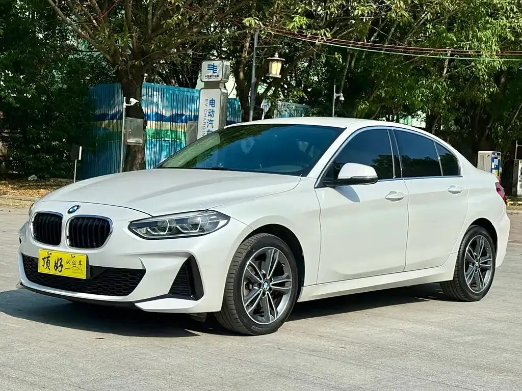 BMW 1 Series 1 Series 2022 120i M Sport — photo 1