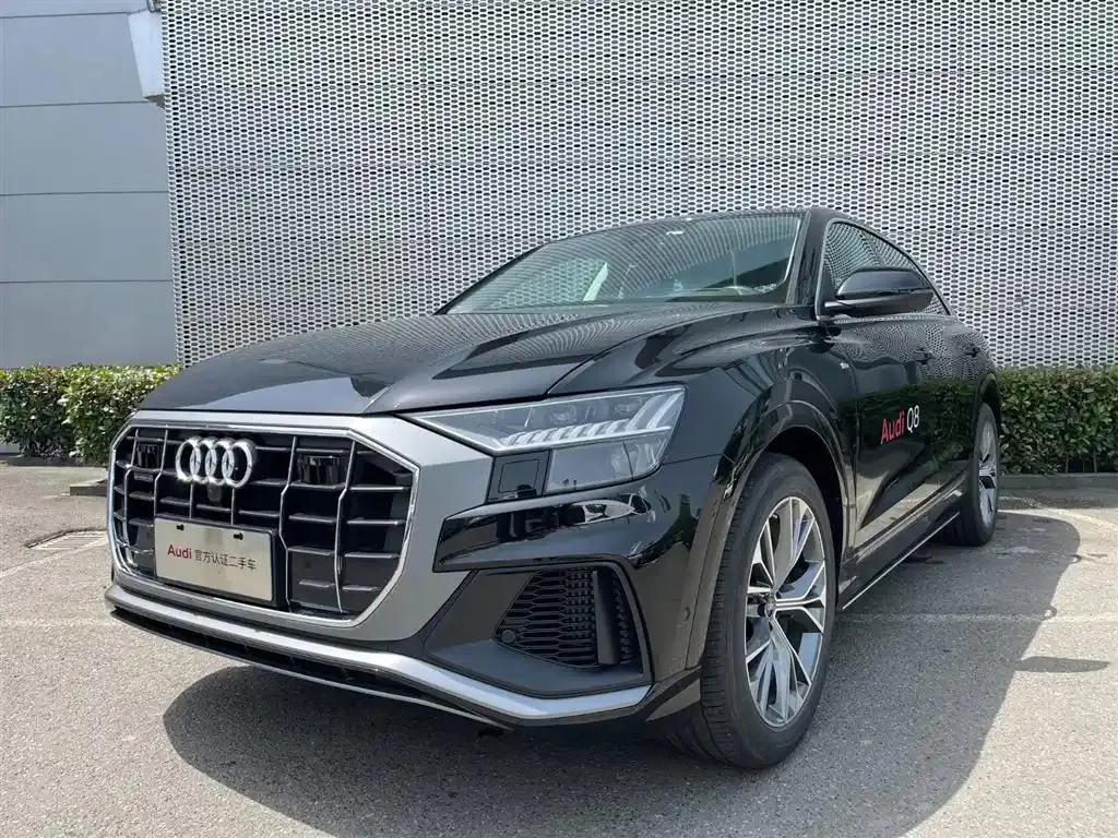 Audi Audi Q8 — Чёрный