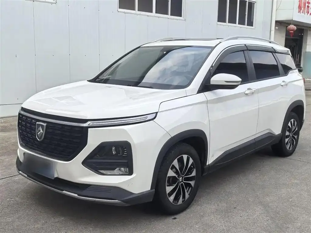 Baojun 530 530 2020 1.5T CVT Premium Connected 5-seater — photo 1