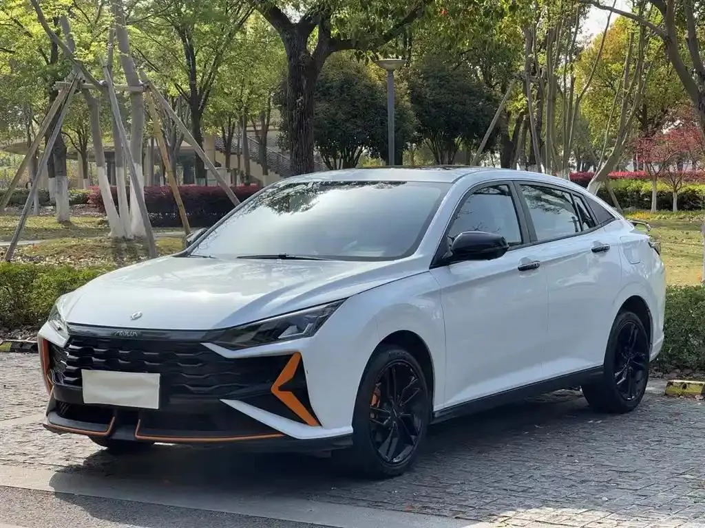 Dongfeng Aeolus Yixuan Yixuan 2023 Mach Edition 1.5L Automatic Chasing Wind Edition — photo 1
