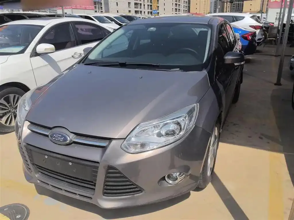 Ford Focus Focus 2012 Sedan 1.6L Manual Fashion Edition — photo 1
