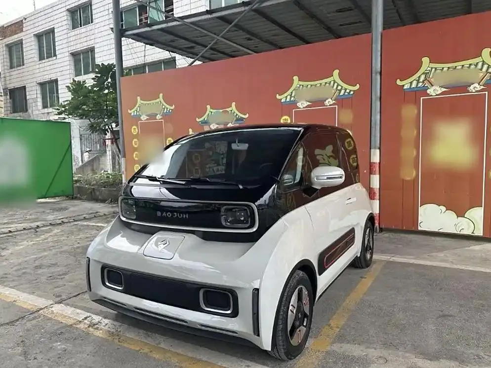 Baojun KiWi EV KiWi EV 2022 Artist Light Edition Lithium Iron Phosphate — photo 1