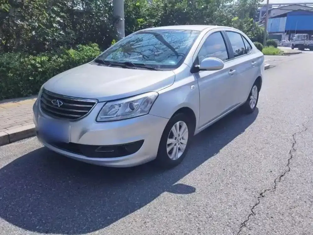 Chery Arrizo 3 E3 2013 1.5L Manual Fashion Edition — photo 1