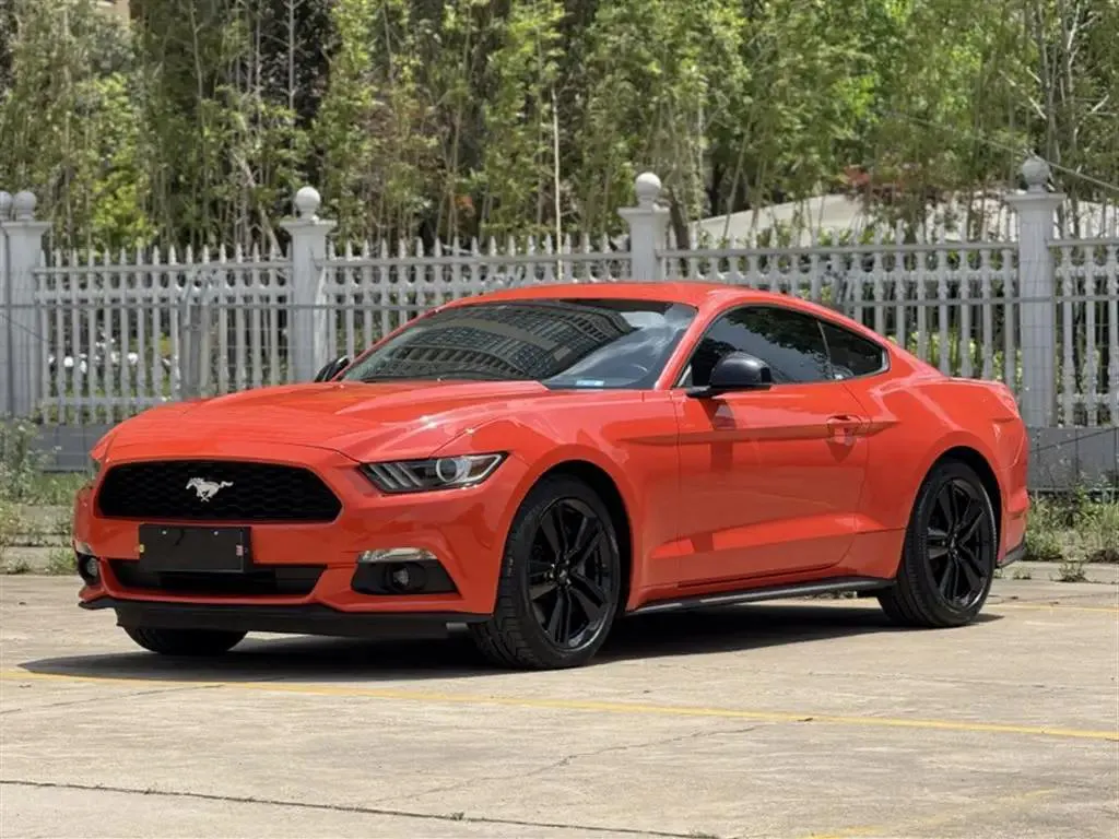 Ford Ford Mustang — Red