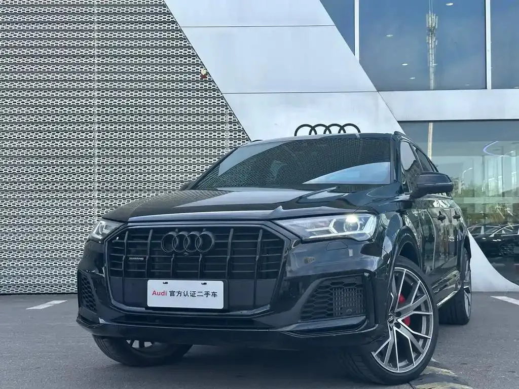 Audi Audi Q7 — Black