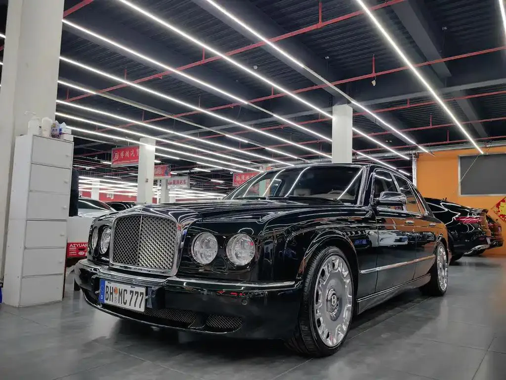Bentley Bentley Arnage — أخضر
