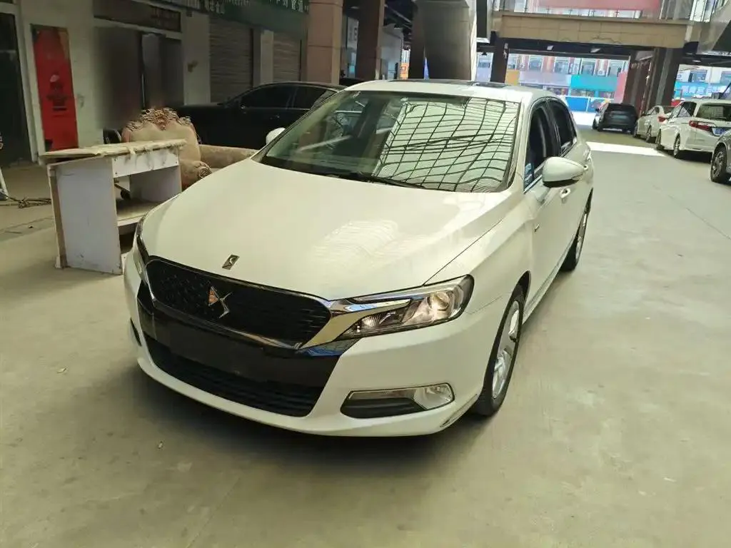 DS 5LS 5LS 2015 1.6T Fashion Edition THP160 — photo 1