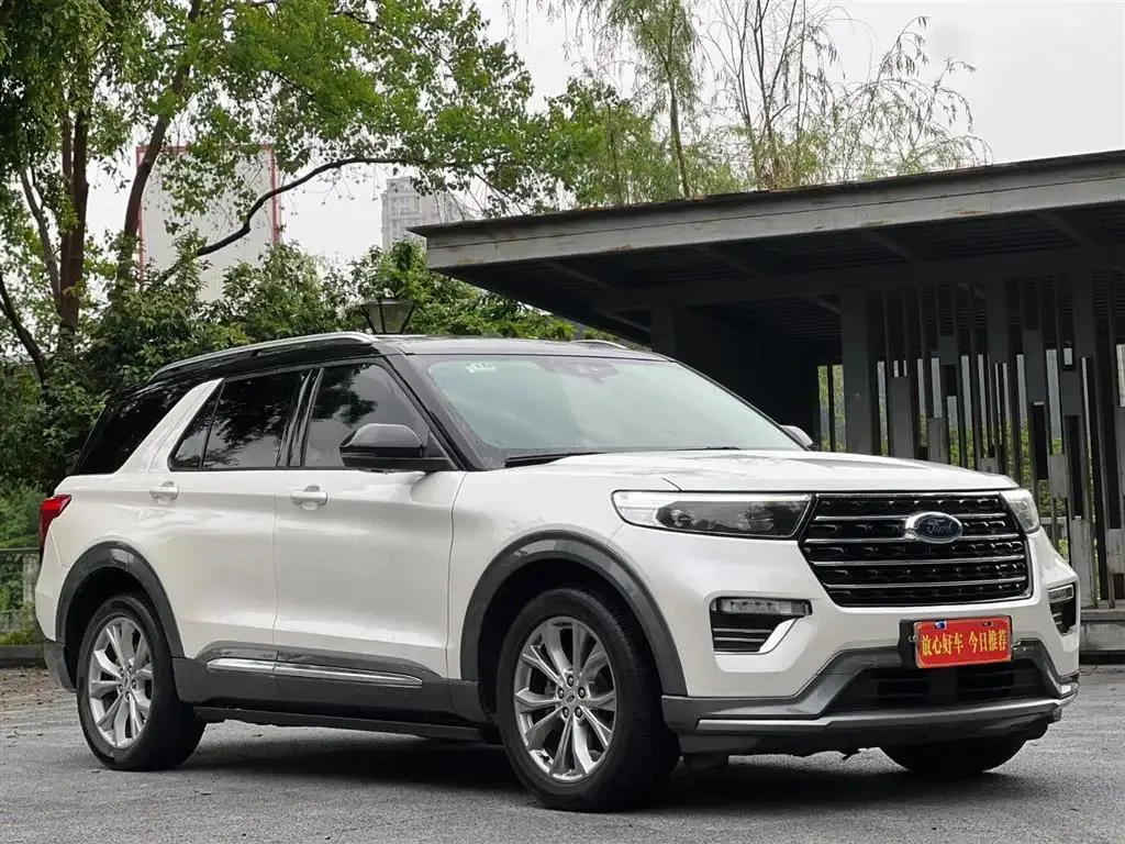 Ford Explorer Explorer 2020 EcoBoost 285 4WD Fashion Edition 7 Seaters — photo 1