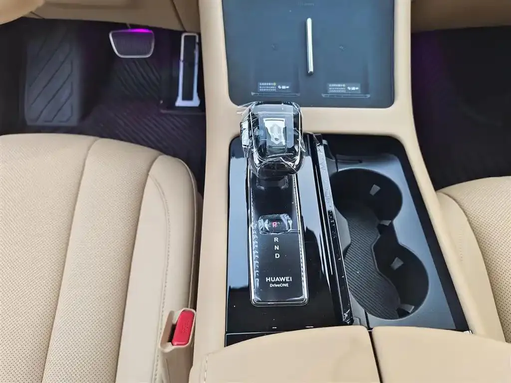 AITO M7 Wenjie M7 2024 1.5T Intelligent Driving Rear-wheel Drive Ultra Edition 6 Seaters — View photo 6