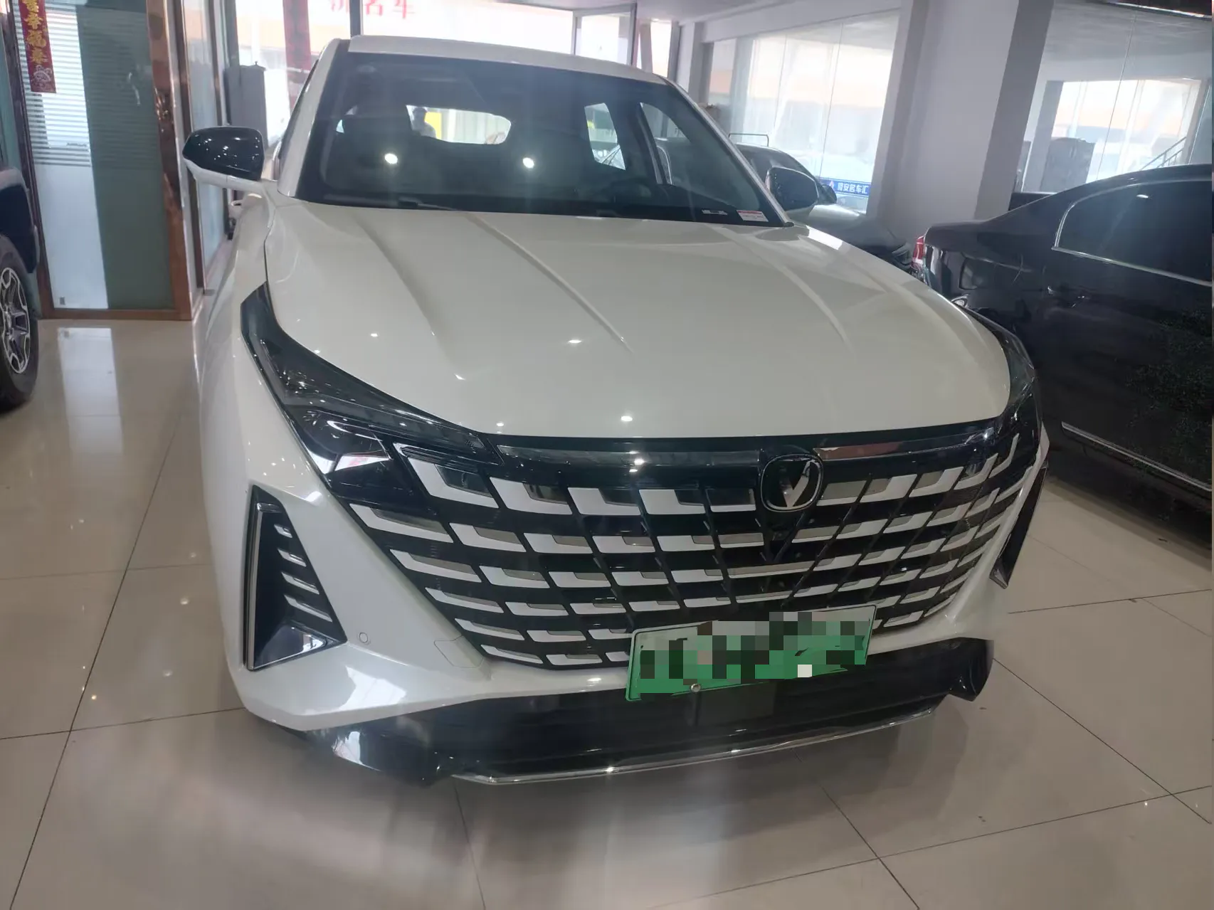 Changan UNI-V iDD UNI-Z New Energy Blue Whale iDD 125km Excellence Edition — photo 1