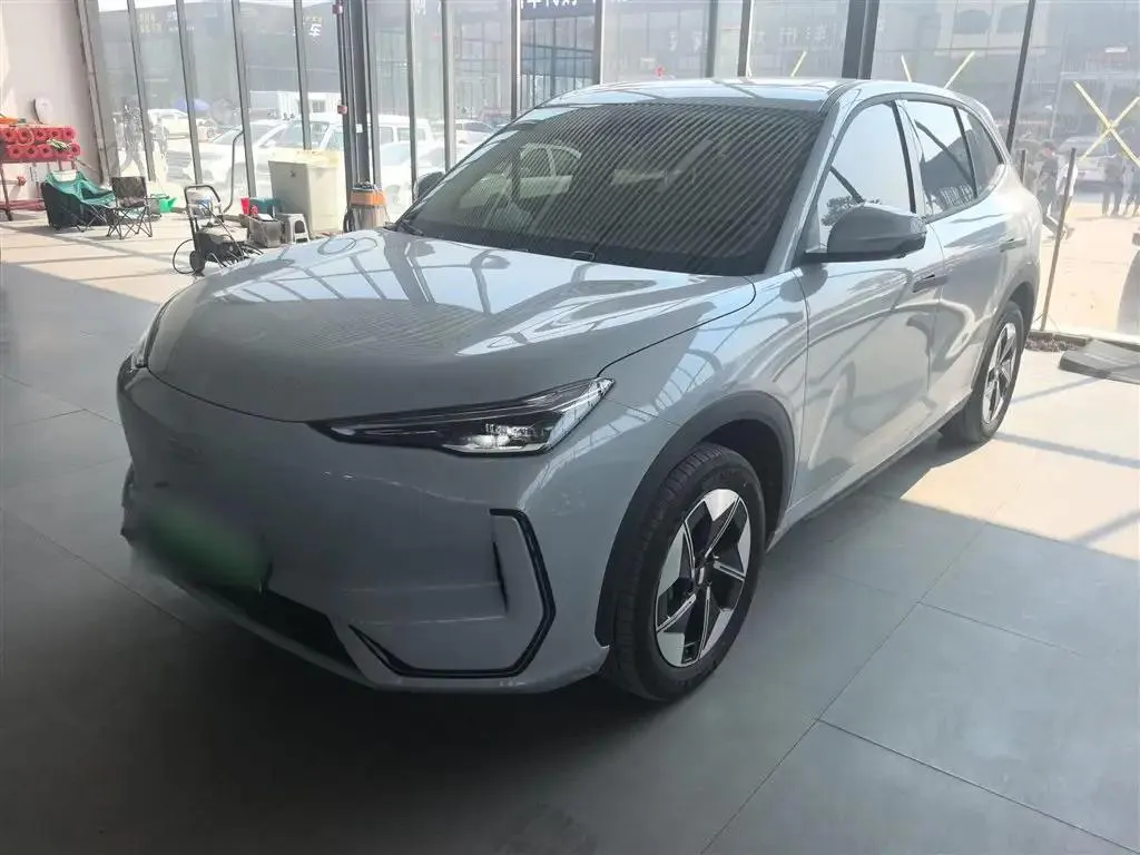 Geely Geely Galaxy Galaxy — Silver / Gray