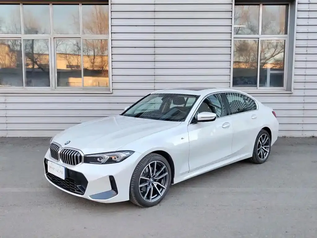 BMW 3 Series 3 Series 2024 320i M Sport Package — photo 1