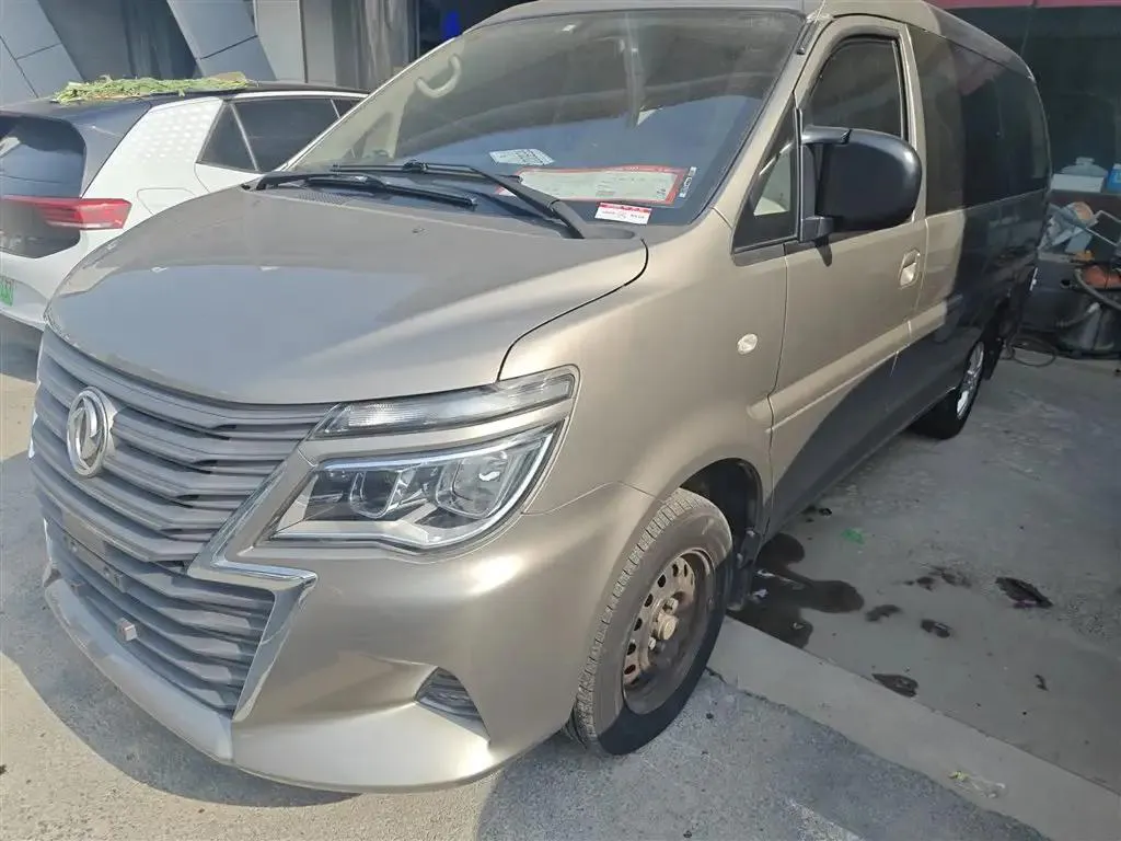 Dongfeng Forthing Lingzhi Lingzhi 2020 M5L 1.6L Comfort 7-seater — photo 1