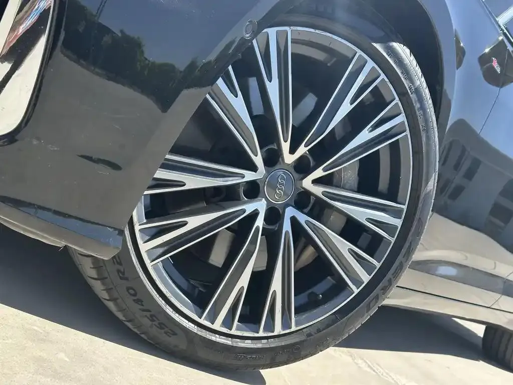 Audi A6L A6L 2019 55 TFSI quattro Flagship Dynamic Edition — عرض الصورة 4