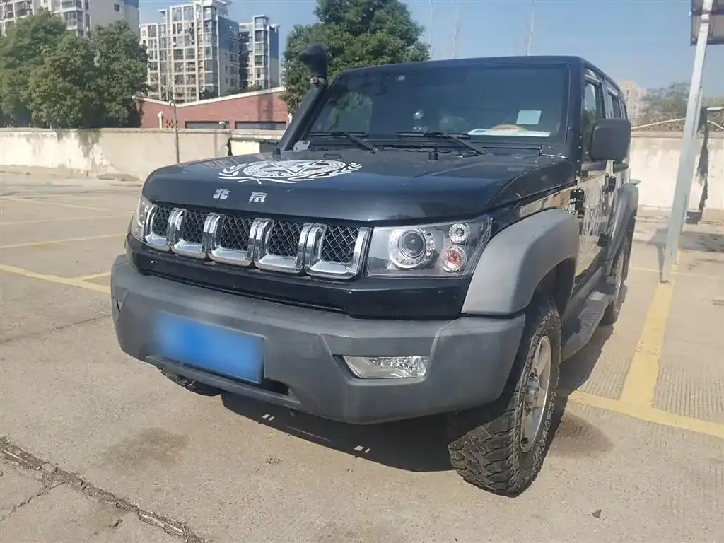 BAIC ing Off-road Beijing BJ40 2016 40L 2.0T Manual 2WD Deluxe Edition — photo 1