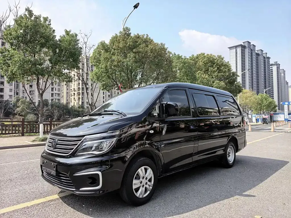 Dongfeng Forthing Lingzhi Lingzhi 2021 M5L 2.0L Practical — photo 1